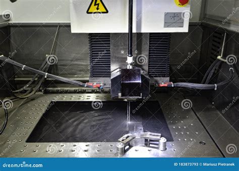 cnc electronic discharge machine|difference between electrical discharge machining.